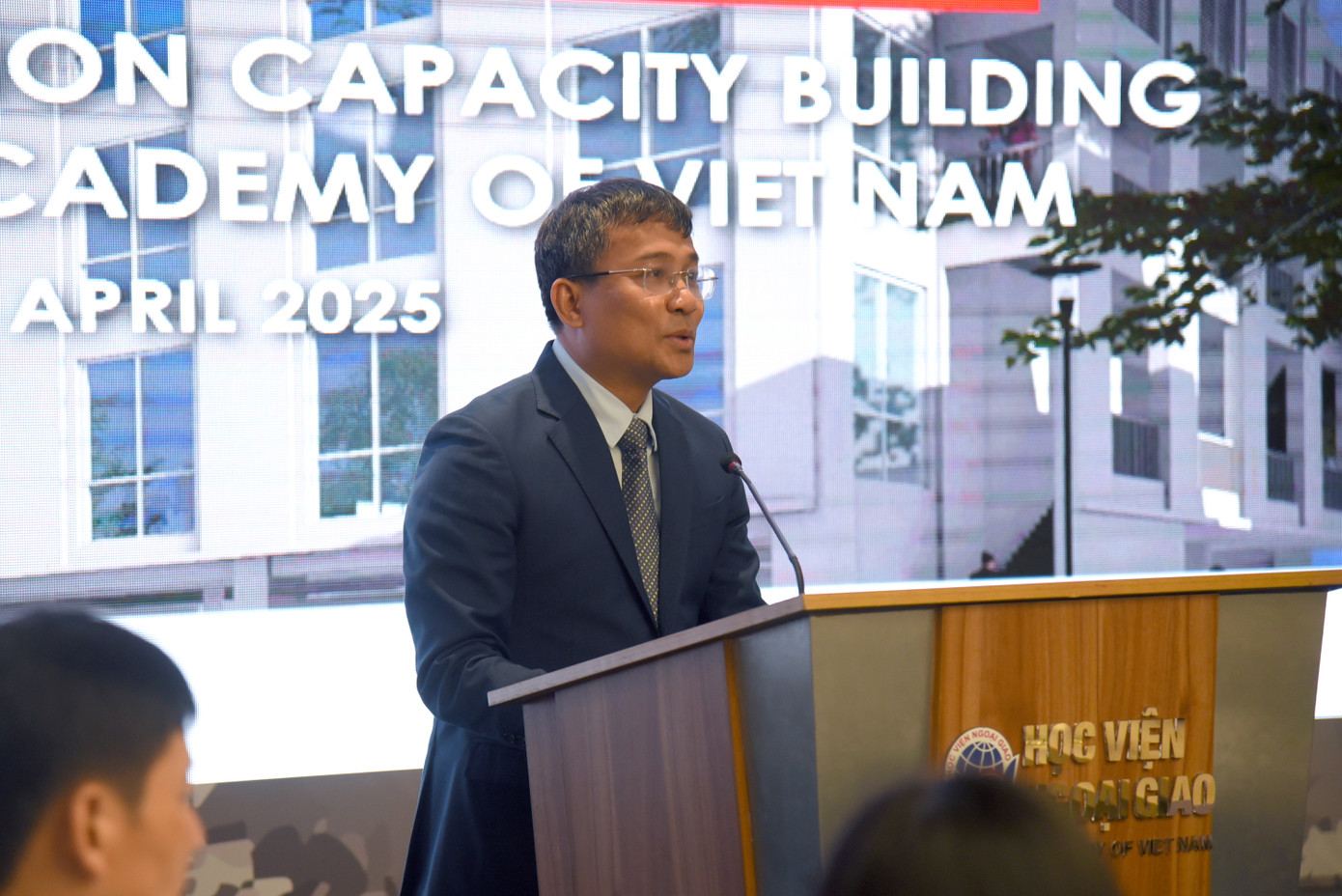 Thứ trưởng Thường trực Bộ Ngoại giao Nguyễn Minh Vũ phát biểu.