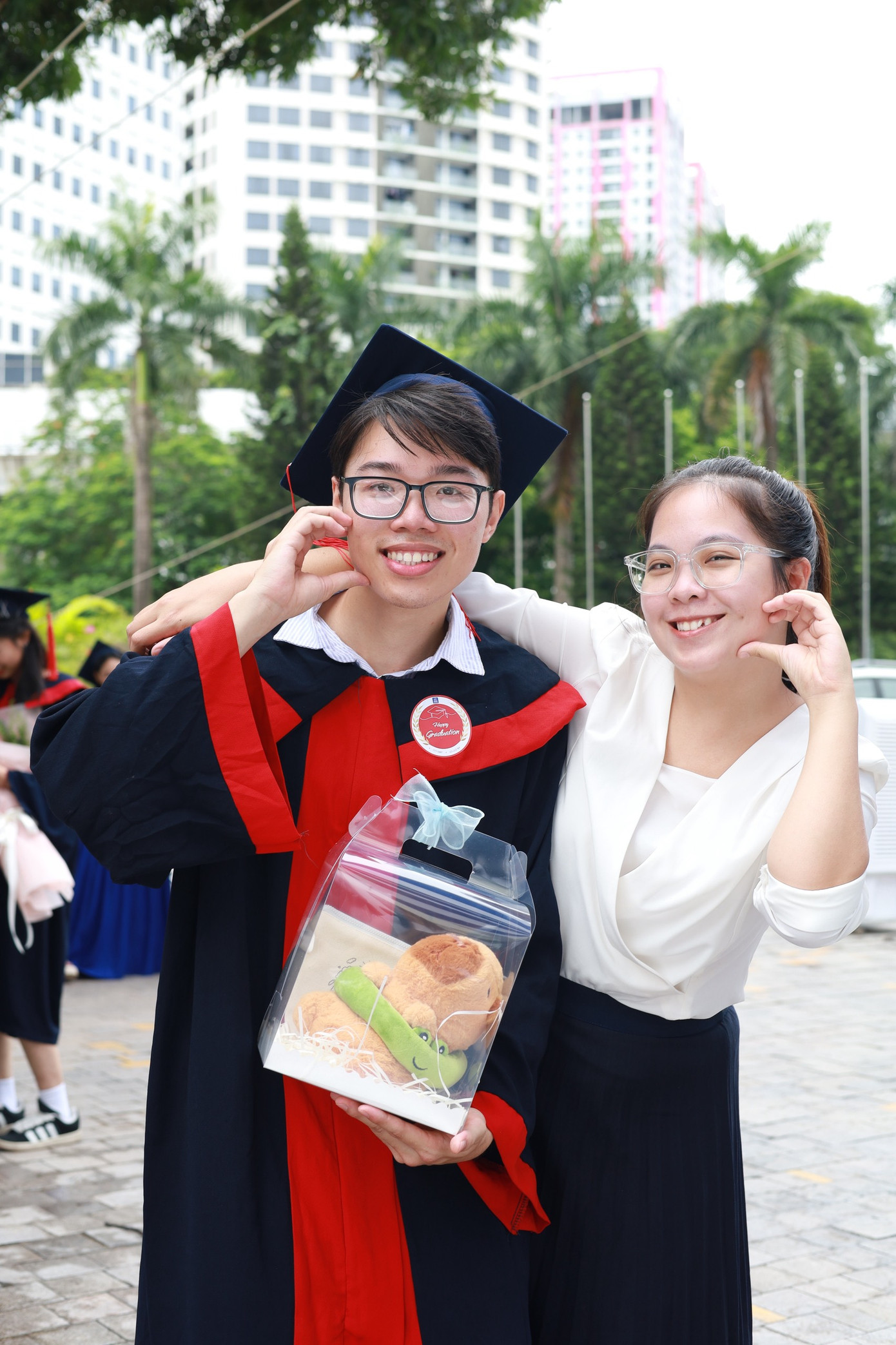 Nam Cường vừa tốt nghiệp sớm với danh hiệu Á khoa ngành Sư phạm Tiếng Anh - Trường Đại học Ngoại ngữ, Đại học Quốc gia Hà Nội.