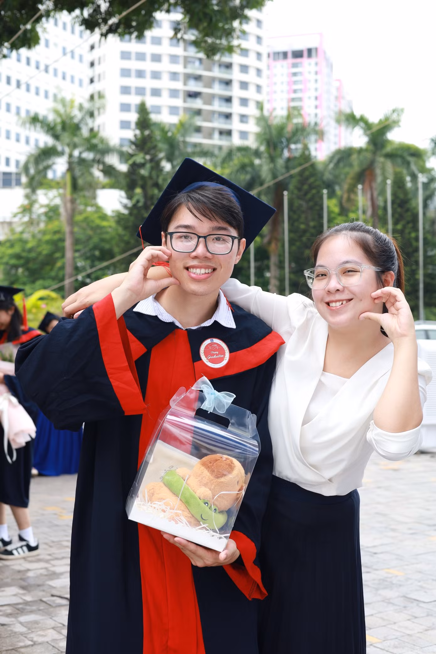 Nam Cường vừa tốt nghiệp sớm với danh hiệu Á khoa ngành Sư phạm Tiếng Anh - Trường Đại học Ngoại ngữ, Đại học Quốc gia Hà Nội. Nam Cường vừa tốt nghiệp sớm với danh hiệu Á khoa ngành Sư phạm Tiếng Anh - Trường Đại học Ngoại ngữ, Đại học Quốc gia Hà Nội.