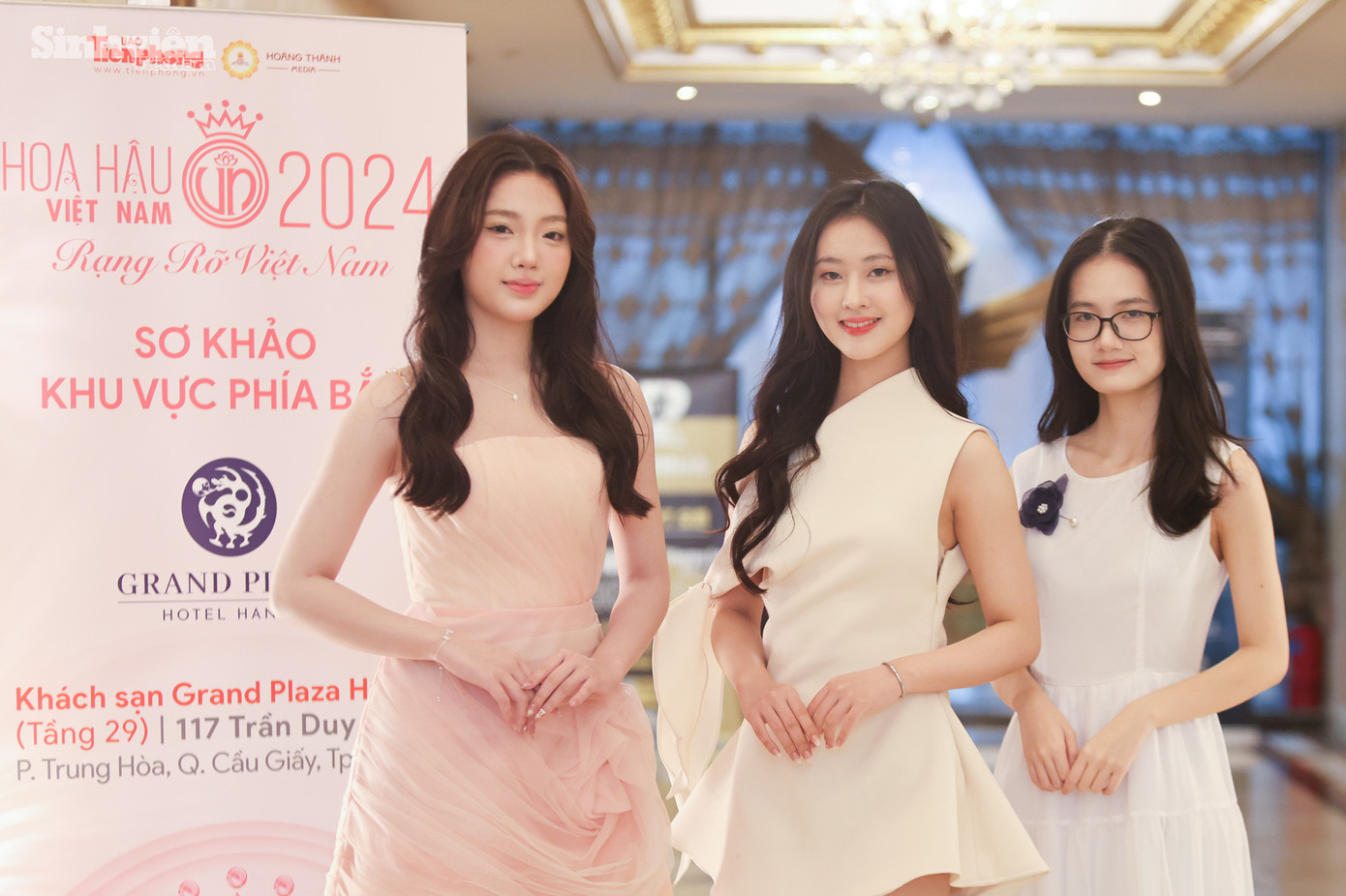 Những thí sinh đầu tiên từ Trường Đại học Ngoại thương đến Vòng Sơ khảo. Những thí sinh đầu tiên từ Trường Đại học Ngoại thương đến Vòng Sơ khảo.