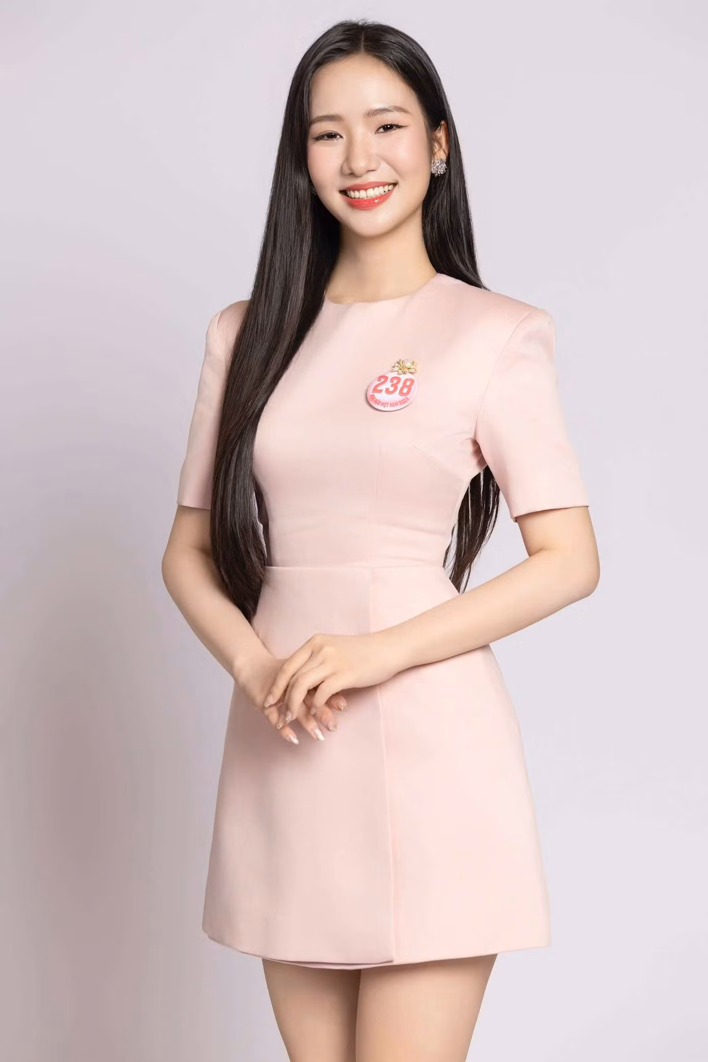 Nguyễn Phương Nhi là sinh viên Trường Đại học Kinh tế, Đại học Đà Nẵng.