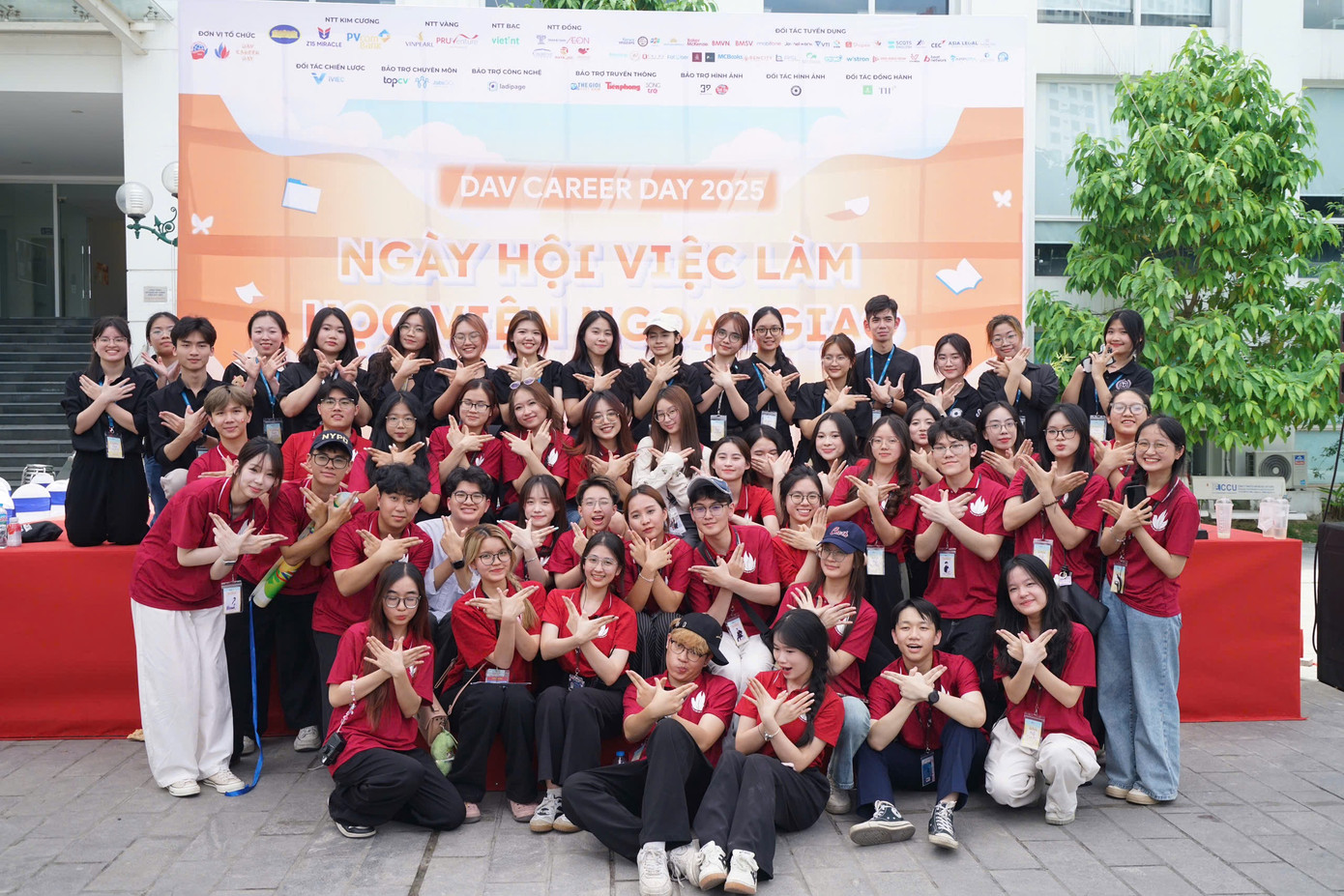 Hội sinh viên Học viện Ngoại giao.