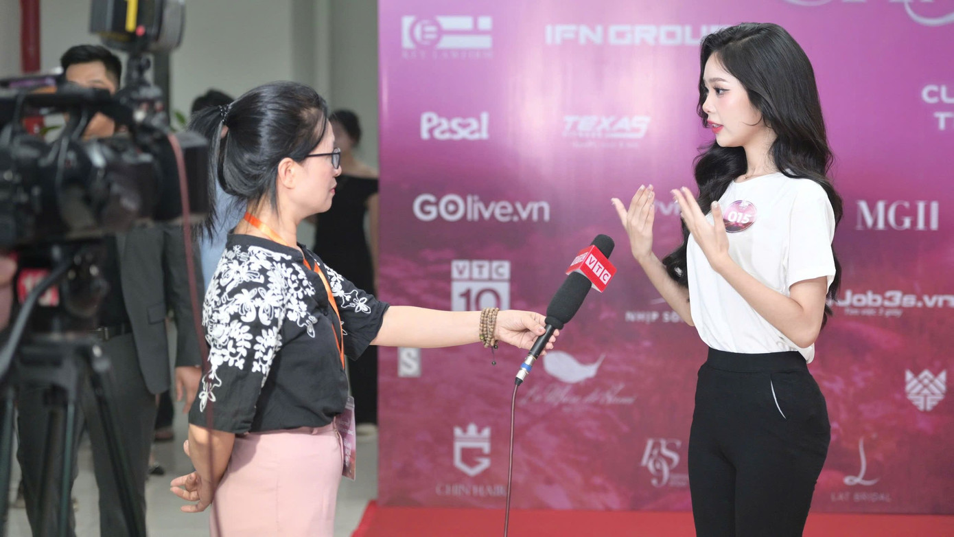 Đại diện top 14 trả lời phỏng vấn VTC trước thềm chung kết cuộc thi Charm of Law.