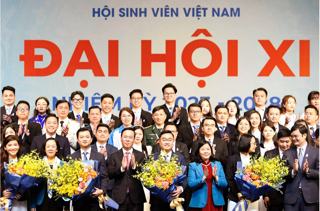 Hoàng Đức Chung trong buổi Kiện toàn giữ chức vụ Ủy viên Ban Chấp hành Trung ương Hội Sinh viên Việt Nam khóa XI, nhiệm kỳ 2023 - 2028. Hoàng Đức Chung trong buổi Kiện toàn giữ chức vụ Ủy viên Ban Chấp hành Trung ương Hội Sinh viên Việt Nam khóa XI, nhiệm kỳ 2023 - 2028.