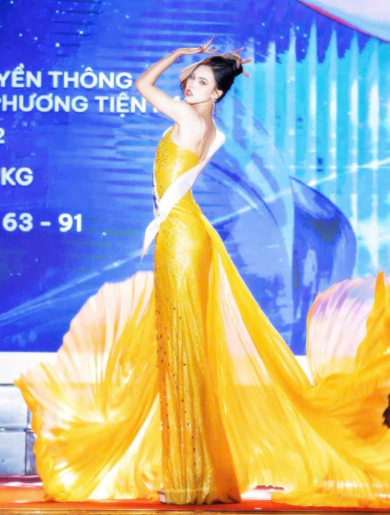 Tùng Chi tại cuộc thi Press Beauty 2025.