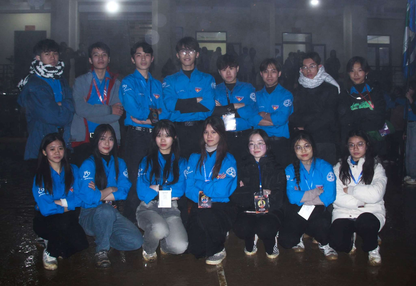 Đỗ Anh Tuấn (đứng thứ tư từ phía bên phải) cùng Ban tổ chức Chiến dịch tình nguyện Mùa Đông Ấm 2023 tại xã Lũng Thầu, huyện Đồng Văn, tỉnh Hà Giang. Đỗ Anh Tuấn (đứng thứ tư từ phía bên phải) cùng Ban tổ chức Chiến dịch tình nguyện Mùa Đông Ấm 2023 tại xã Lũng Thầu, huyện Đồng Văn, tỉnh Hà Giang.