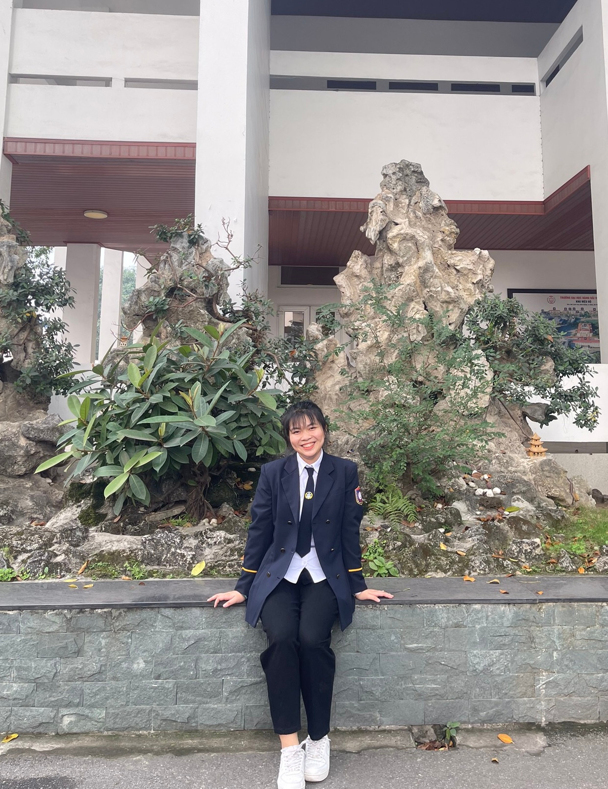 Quỳnh Nga mong muốn sẽ thực hiện được ước mơ trở thành một nhà quản trị tài chính. Quỳnh Nga mong muốn sẽ thực hiện được ước mơ trở thành một nhà quản trị tài chính.