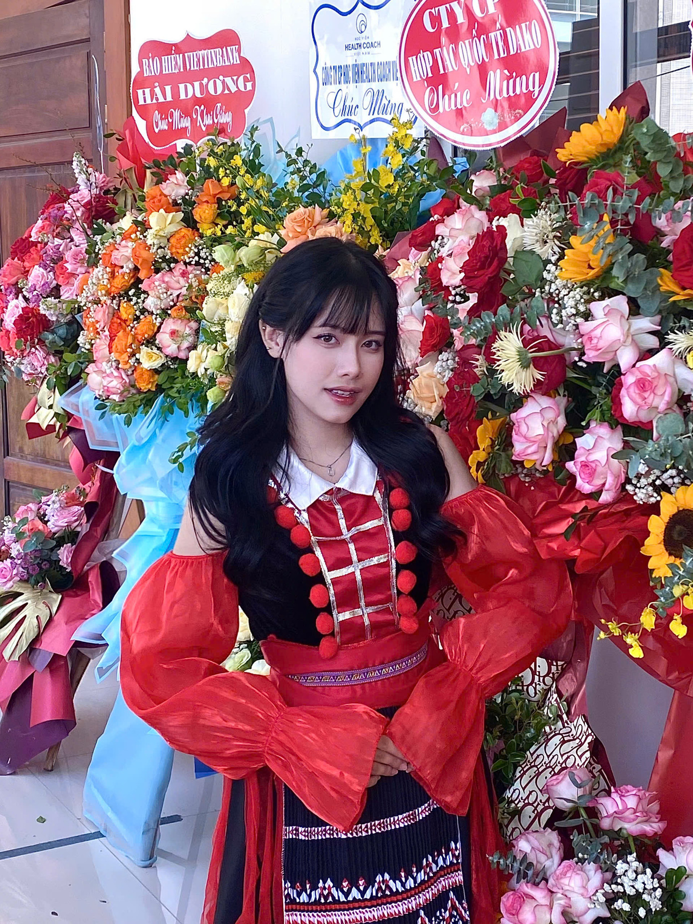 Với hai lần đạt danh hiệu “Sinh viên 5 tốt” cấp trường và học bổng xuất sắc, Ngọc khẳng định bản thân không chỉ qua kết quả học tập mà còn qua những giá trị cống hiến.