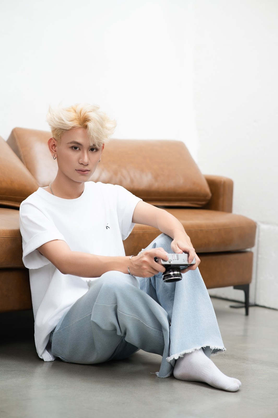 Chàng nhiếp ảnh trẻ với niềm đam mê trong việc lưu giữ và lan tỏa vẻ đẹp văn hóa Việt qua từng bộ ảnh sáng tạo.