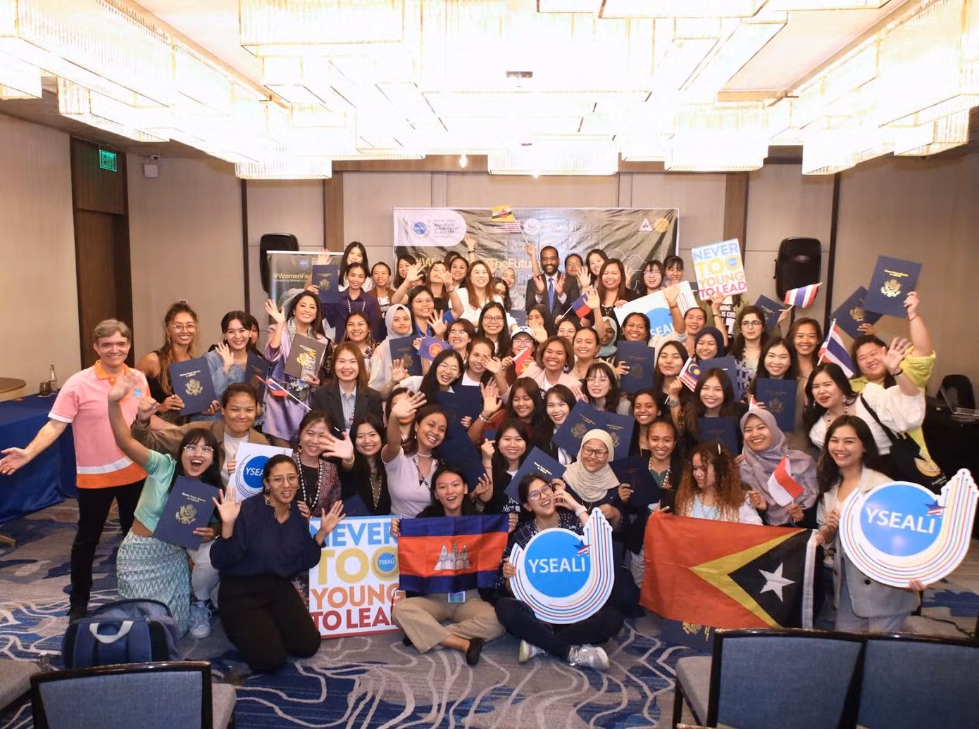 YSEALI WLA: InnovatHer là chương trình đào tạo ngắn hạn dành cho nữ giới đam mê về công nghệ và đổi mới ở khu vực Đông Nam Á. YSEALI WLA: InnovatHer là chương trình đào tạo ngắn hạn dành cho nữ giới đam mê về công nghệ và đổi mới ở khu vực Đông Nam Á.