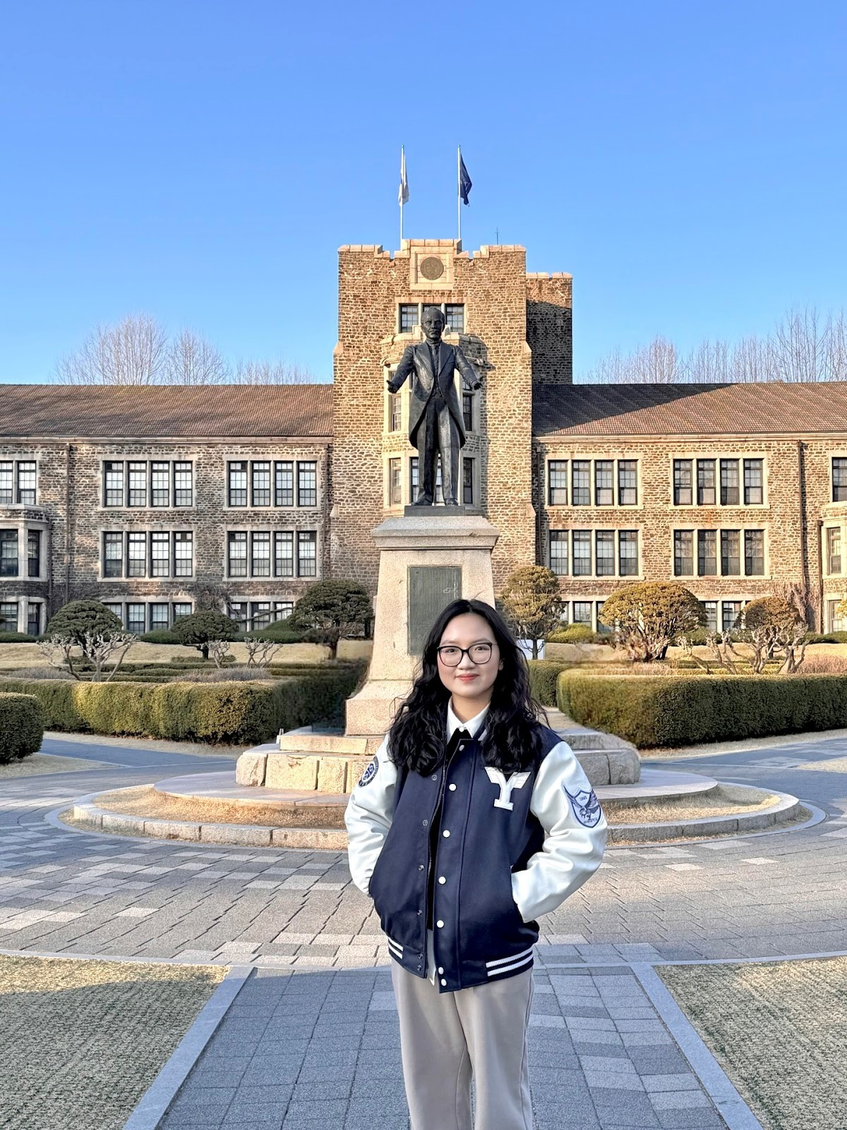 Khánh Vi đang theo học ngành Truyền thông văn hóa (Culture Media) tại Đại học Yonsei.