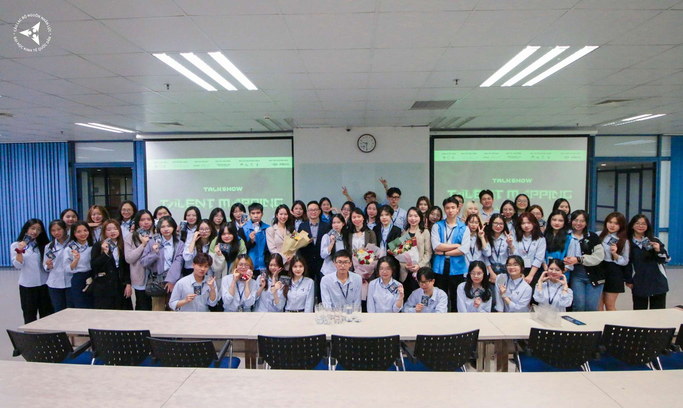 Đỗ Anh Tuấn (đầu tiên bên trái ở hàng thứ nhất) cùng Câu lạc bộ Nguồn Nhân lực Đại học Kinh tế Quốc dân HRC-NEU tổ chức thành công Talkshow “Talent Mapping - Nắm thời cơ, Tạo cơ hội. Đỗ Anh Tuấn (đầu tiên bên trái ở hàng thứ nhất) cùng Câu lạc bộ Nguồn Nhân lực Đại học Kinh tế Quốc dân HRC-NEU tổ chức thành công Talkshow “Talent Mapping - Nắm thời cơ, Tạo cơ hội.