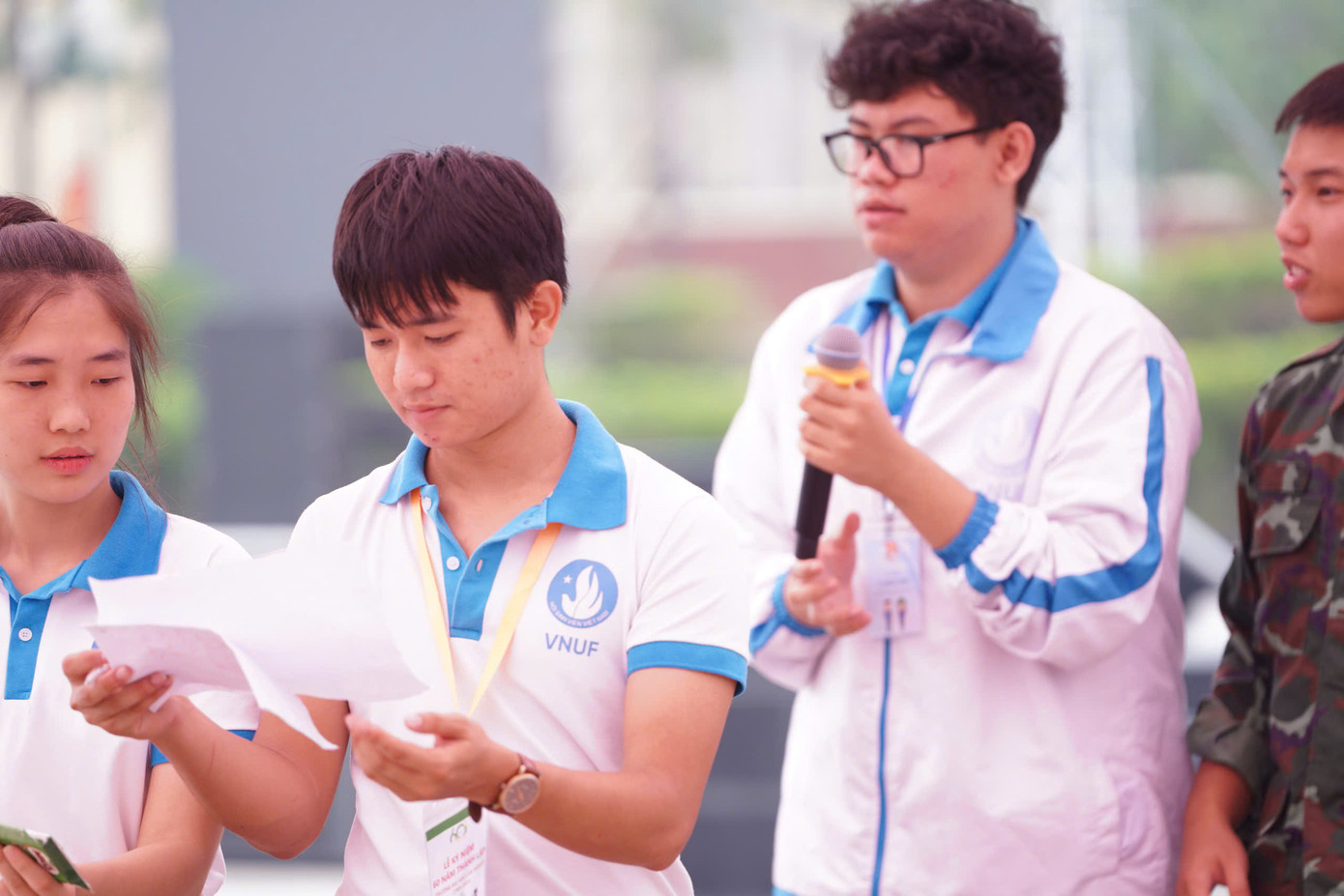 Cường tham gia nhiều hoạt động do Đoàn - Hội tổ chức. Cường tham gia nhiều hoạt động do Đoàn - Hội tổ chức.