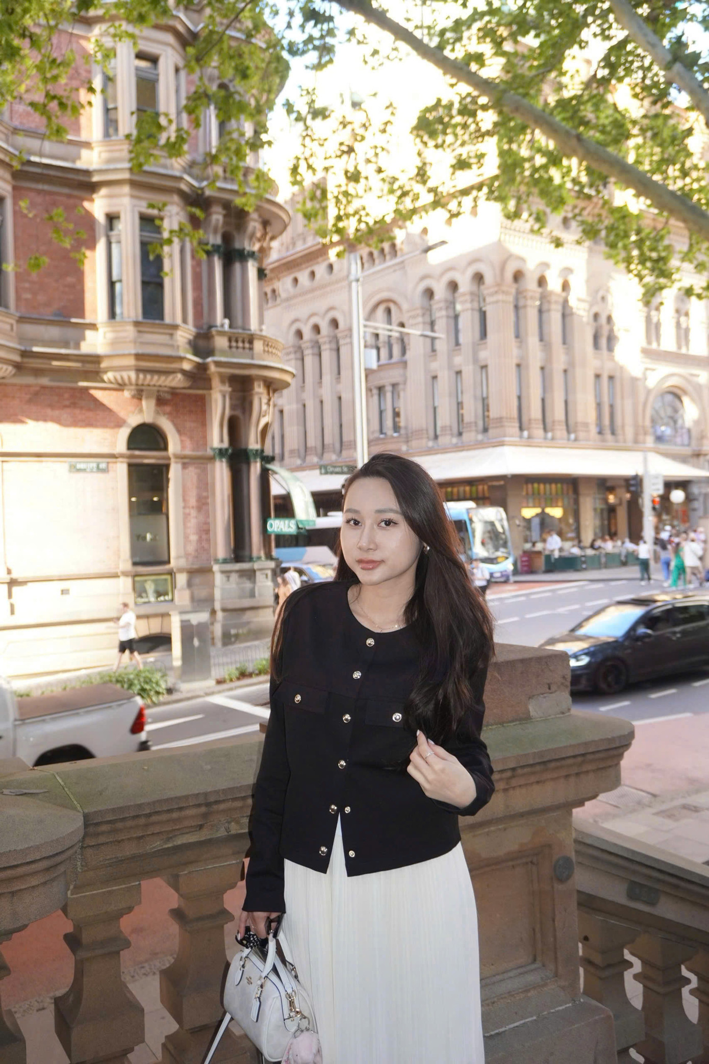 Ngọc Quỳnh là du học sinh chương trình Thạc sĩ Phân tích Kinh doanh tại Đại học Western Sydney, Úc. Ngọc Quỳnh là du học sinh chương trình Thạc sĩ Phân tích Kinh doanh tại Đại học Western Sydney, Úc.