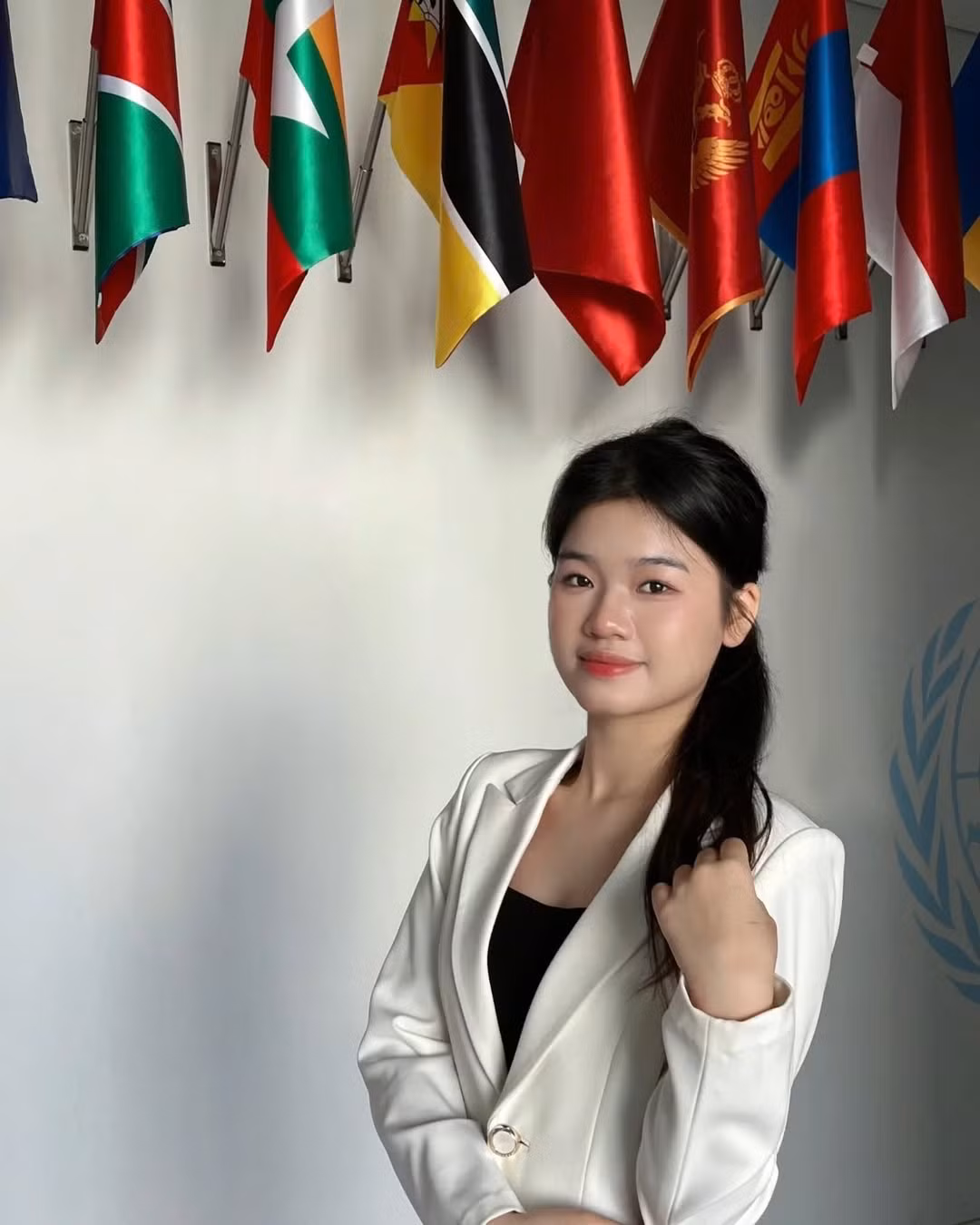Lan Anh tích cực tham gia các hoạt động học thuật và ngoại khóa.