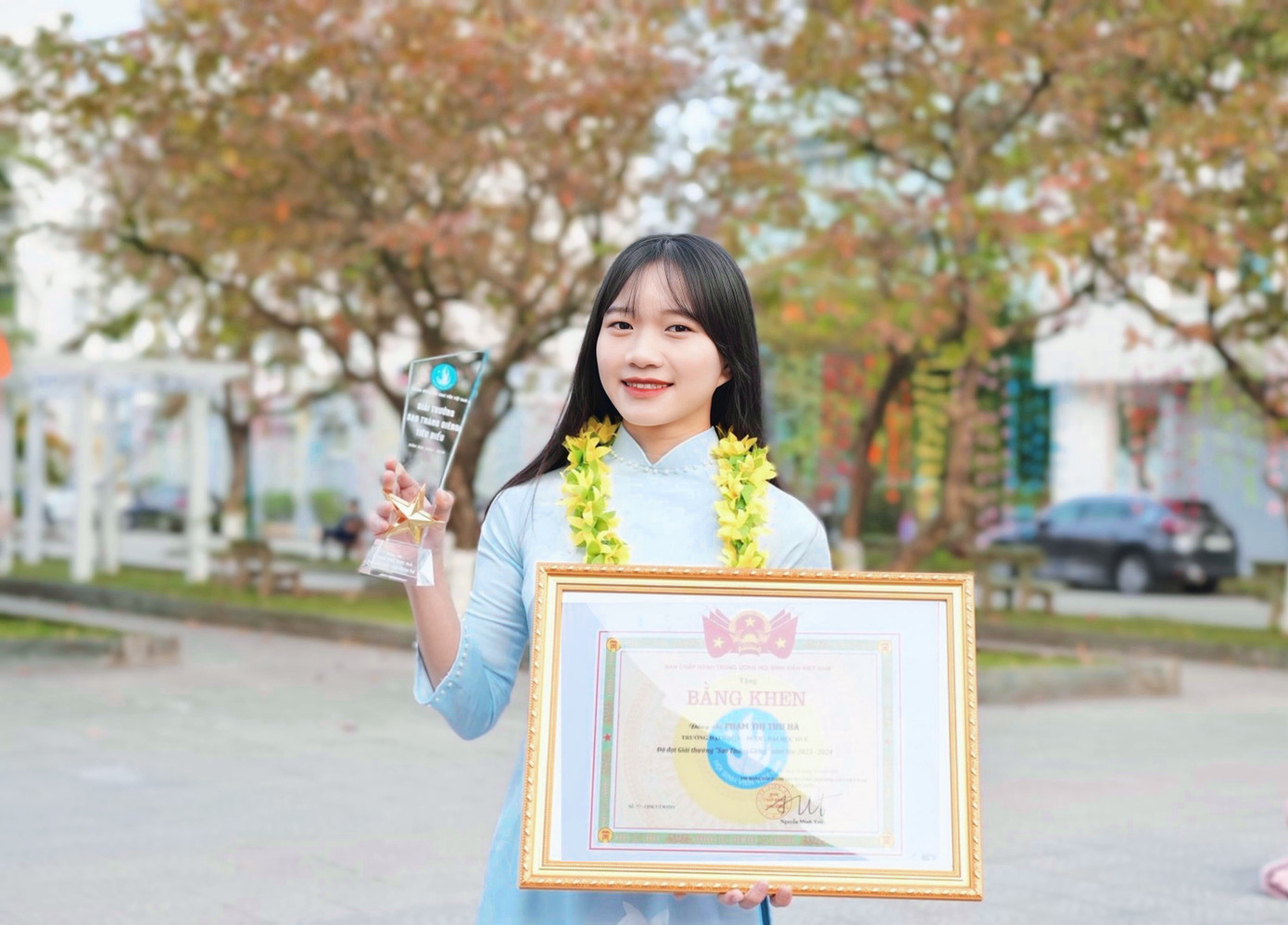 Phạm Thị Thu Hà - Phó Chủ tịch Hội Sinh viên Trường Đại học Y - Dược, Đại học Huế; Uỷ viên Ban chấp hành Hội Thầy thuốc trẻ thành phố Huế.