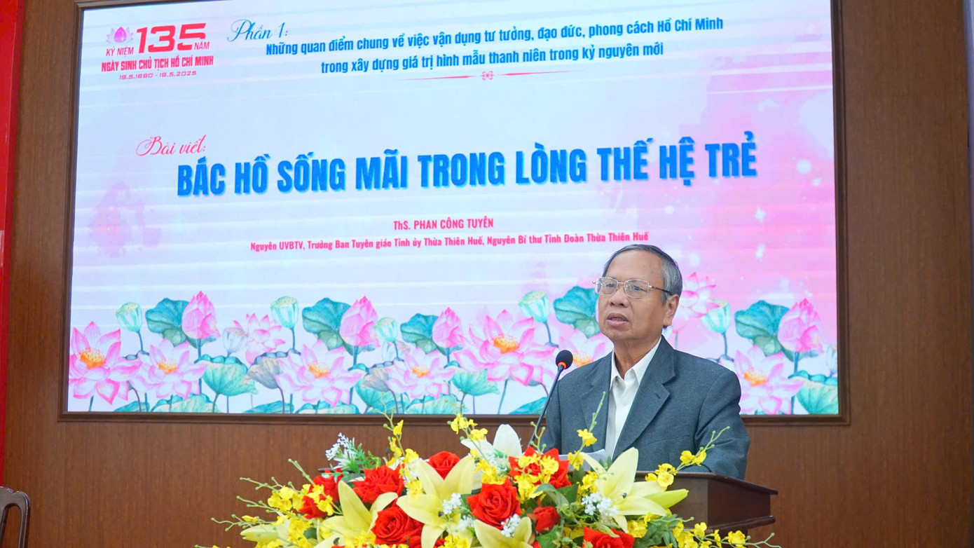 ThS. Phan Công Tuyên - Nguyên UVBTV, Trưởng Ban Tuyên giáo Tỉnh ủy Thừa Thiên Huế, nguyên Bí thư Tỉnh đoàn Thừa Thiên Huế trình bày tham luận với chủ đề “Bác Hồ sống mãi trong lòng thế hệ trẻ”. ThS. Phan Công Tuyên - Nguyên UVBTV, Trưởng Ban Tuyên giáo Tỉnh ủy Thừa Thiên Huế, nguyên Bí thư Tỉnh đoàn Thừa Thiên Huế trình bày tham luận với chủ đề “Bác Hồ sống mãi trong lòng thế hệ trẻ”.