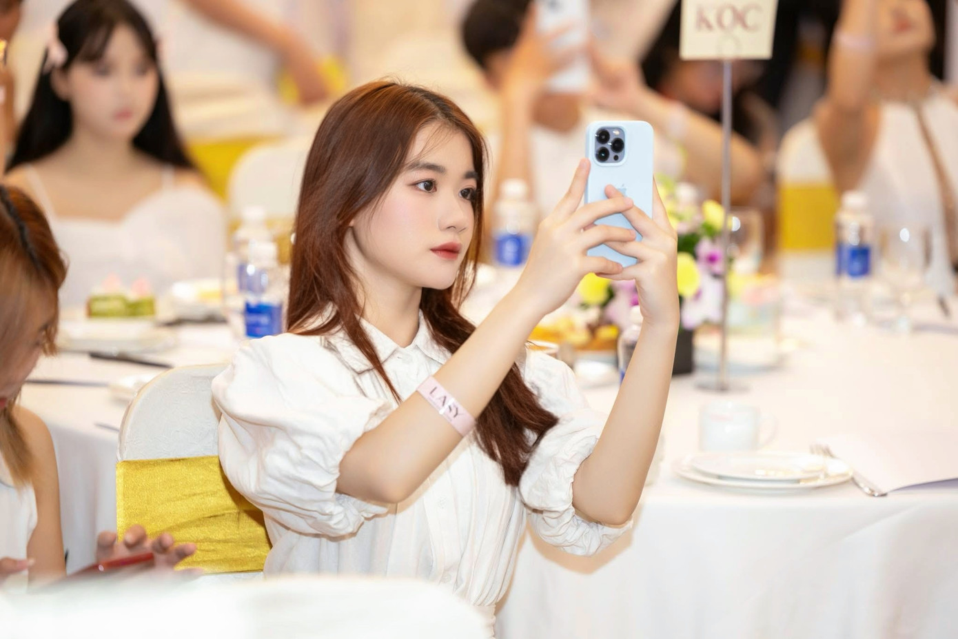 Nguyễn Lương Thị Thoa, sinh viên Đại học Phenikaa, dự định phát triển nội dung livestream về làm đẹp trên TikTok, kết hợp giữa sở thích cá nhân và mong muốn xây dựng thương hiệu cá nhân. Nguyễn Lương Thị Thoa, sinh viên Đại học Phenikaa, dự định phát triển nội dung livestream về làm đẹp trên TikTok, kết hợp giữa sở thích cá nhân và mong muốn xây dựng thương hiệu cá nhân.