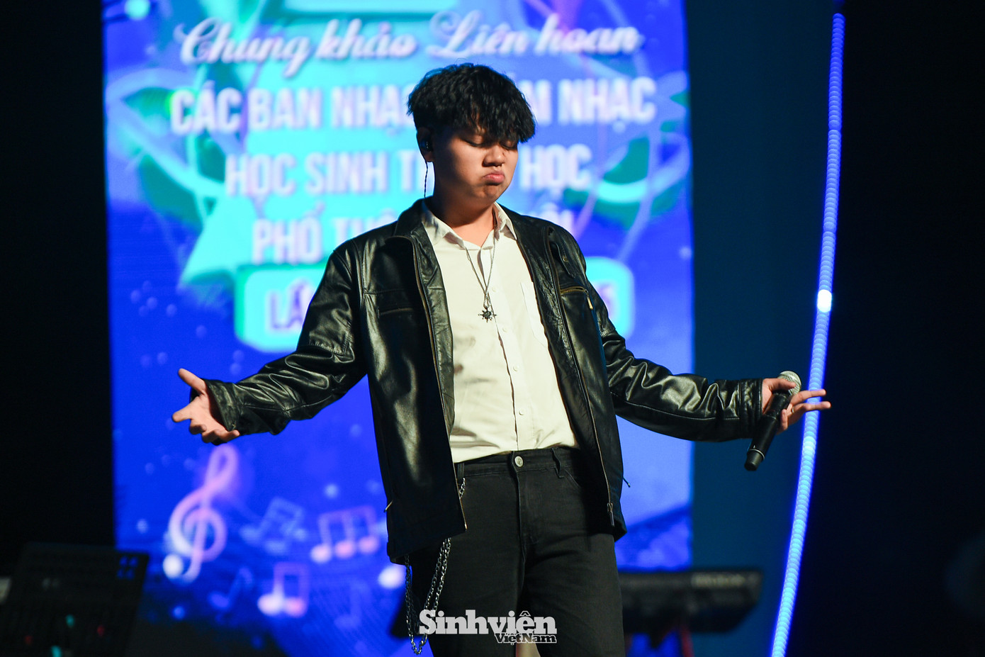 Với sự đầu tư kỹ lưỡng và công phu từ ban tổ chức, đặc biệt là chất lượng âm thanh, ánh sáng đỉnh cao của chương trình, các bạn học sinh tham gia biểu diễn như được tiếp thêm sức mạnh, được "chắp cánh" để thỏa sức tỏa sáng tài năng và niềm đam mê âm nhạc của mình trên sân khấu lớn.