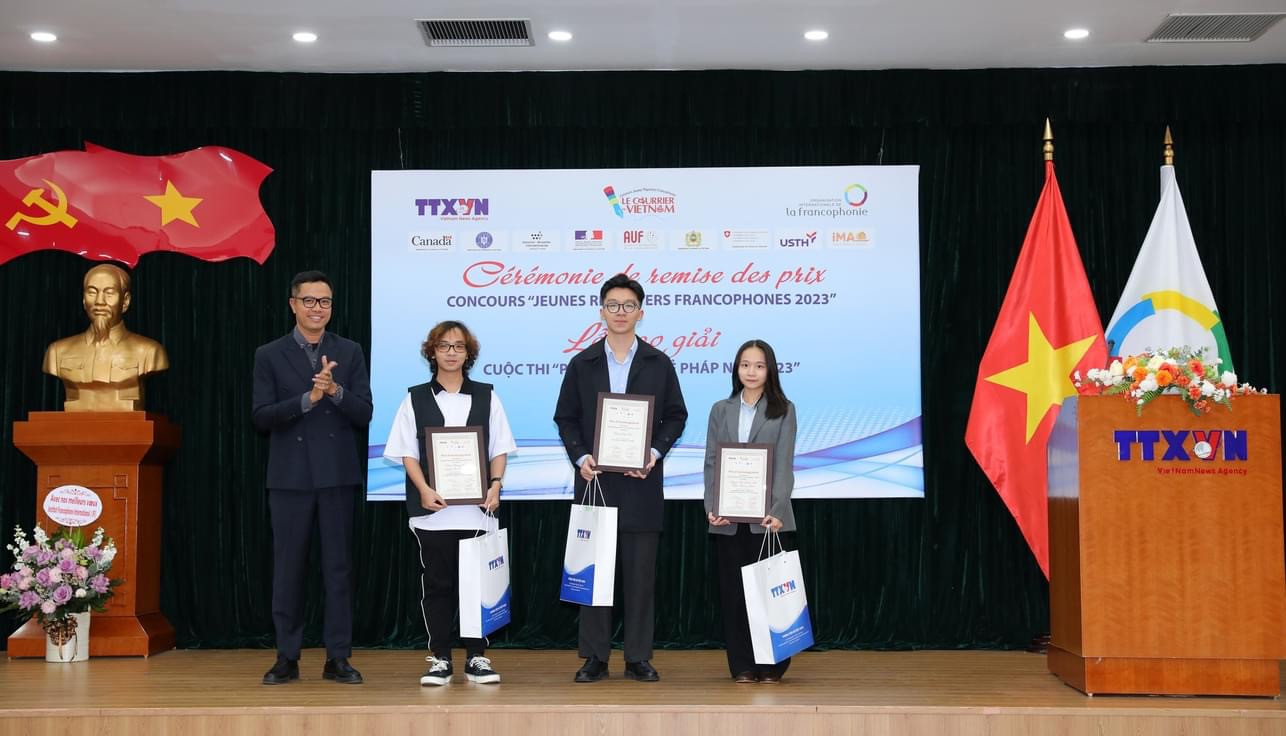 Các khoảnh khắc ghi lại hành trình học tập, nghiên cứu và cống hiến của Hoàng Minh.