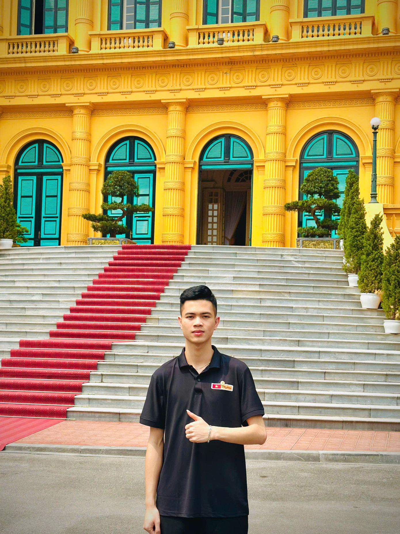 Khuất Văn Hoàng (2003, Thạch Thất, Hà Nội) với sứ mệnh phục dựng di ảnh liệt sĩ, thắp sáng ký ức và tri ân những anh hùng đã hy sinh. Khuất Văn Hoàng (2003, Thạch Thất, Hà Nội) với sứ mệnh phục dựng di ảnh liệt sĩ, thắp sáng ký ức và tri ân những anh hùng đã hy sinh.