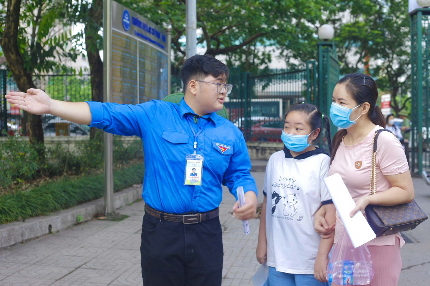 Quang Long đồng hành cùng chương trình Tiếp sức mùa thi trong chiến dịch Mùa Hè Xanh, góp phần tiếp lửa cho sĩ tử trên con đường chinh phục ước mơ. Quang Long đồng hành cùng chương trình Tiếp sức mùa thi trong chiến dịch Mùa Hè Xanh, góp phần tiếp lửa cho sĩ tử trên con đường chinh phục ước mơ.