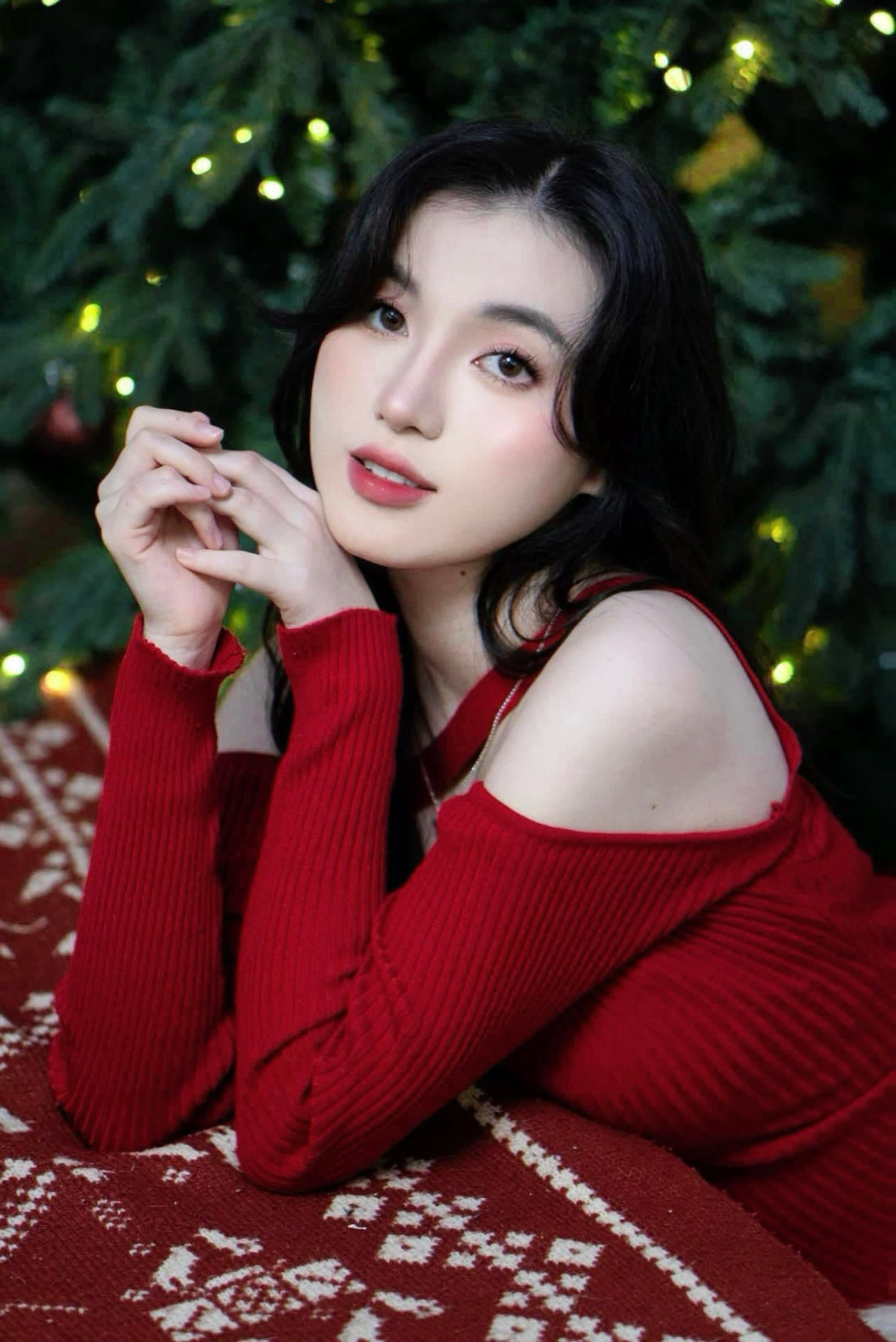 Lăng Thùy Linh, sinh viên năm 3 ngành Diễn viên Kịch – Điện ảnh trường Đại học Sư phạm Nghệ thuật Trung ương. Lăng Thùy Linh, sinh viên năm 3 ngành Diễn viên Kịch – Điện ảnh trường Đại học Sư phạm Nghệ thuật Trung ương.