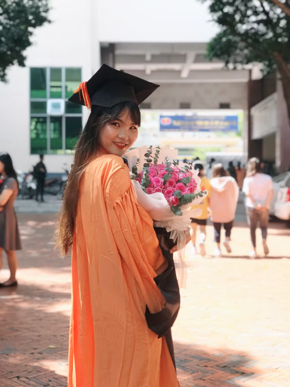 Hồng Đào tốt nghiệp đại học vào cuối năm 2019.
