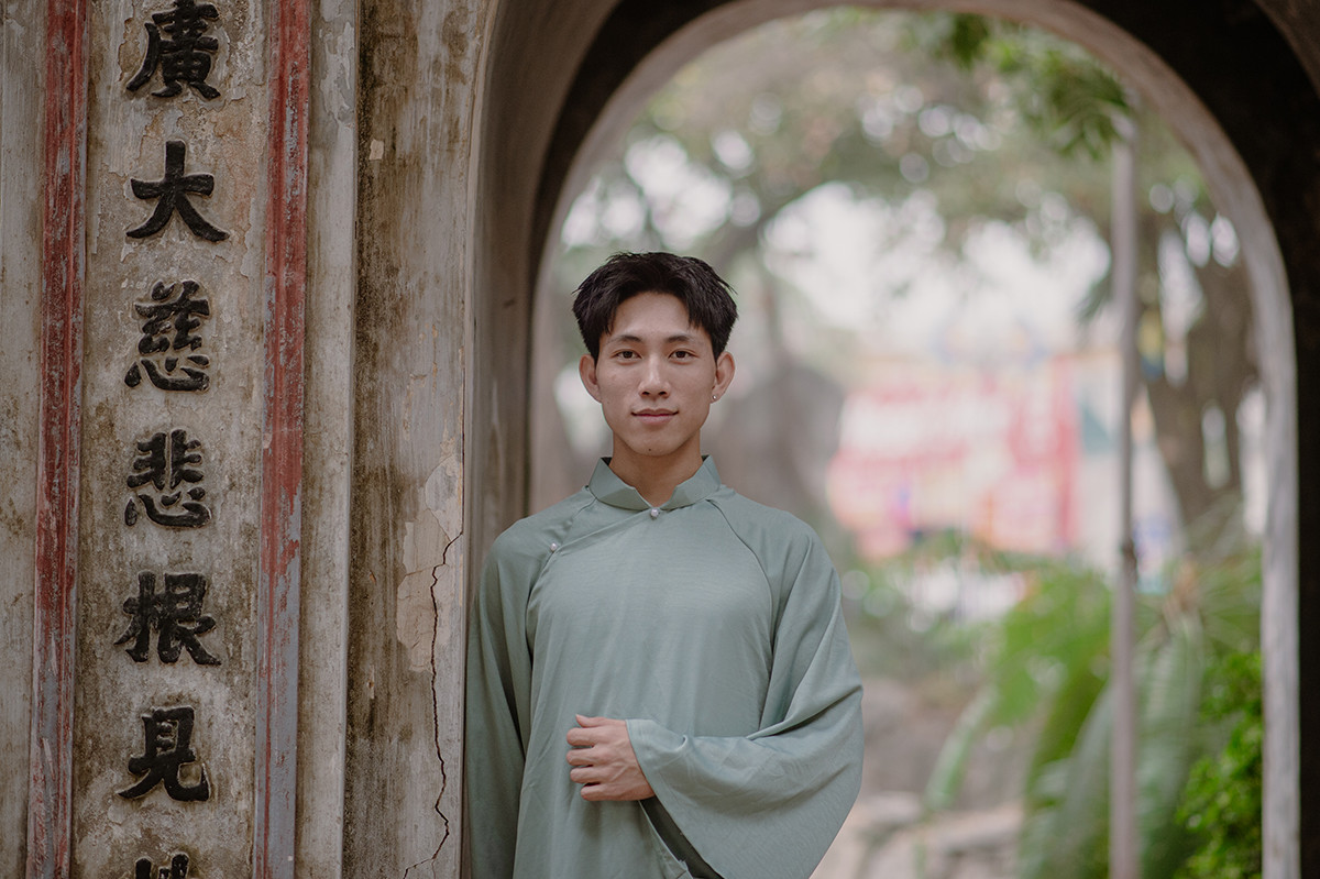 Dù Tết này thiếu đi hơi ấm gia đình, Hòa vẫn mỉm cười, bởi niềm vui được nuôi dưỡng từ trong trái tim.