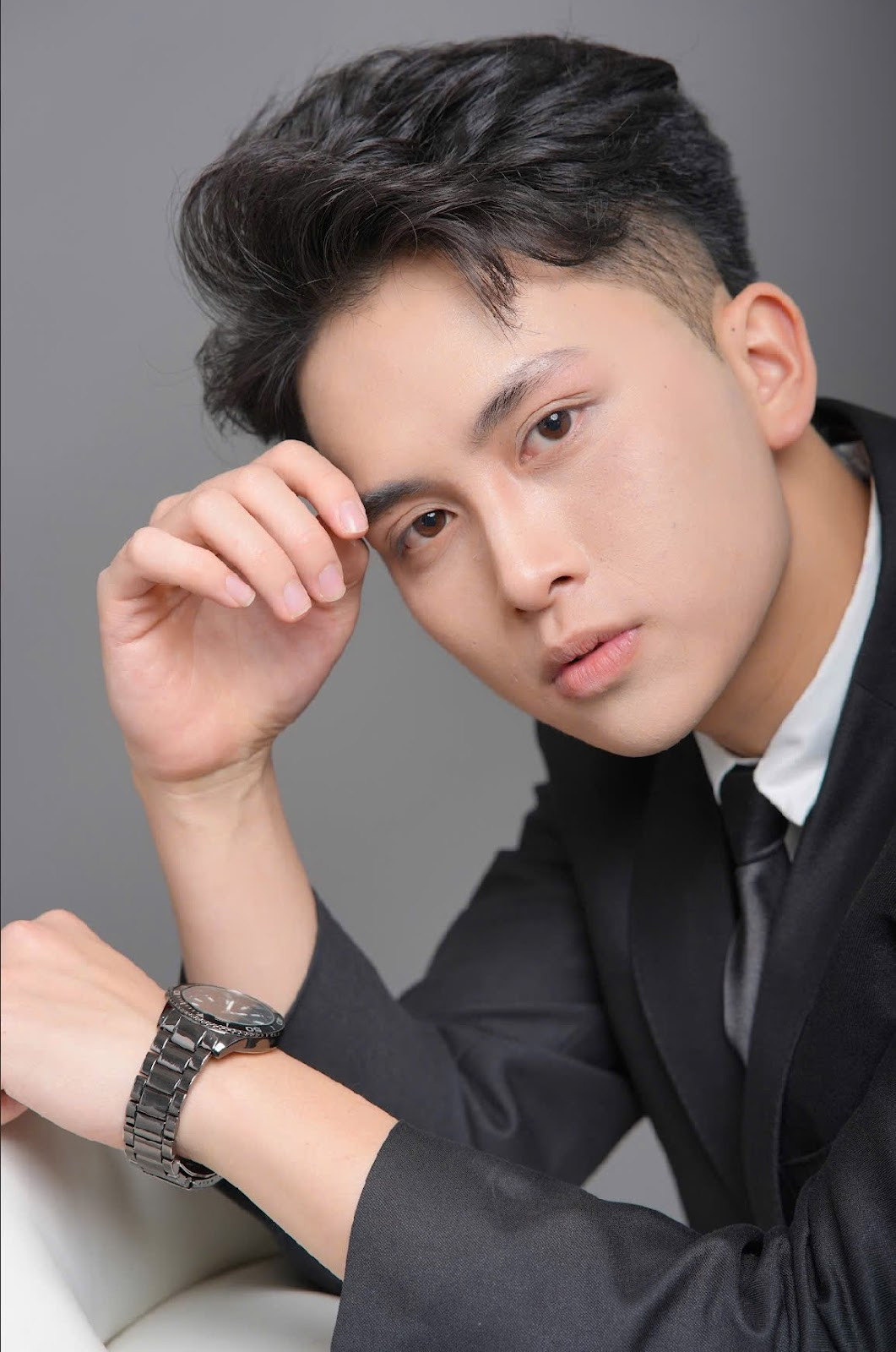 Văn Thành tự tin toả sáng trước ống kính.