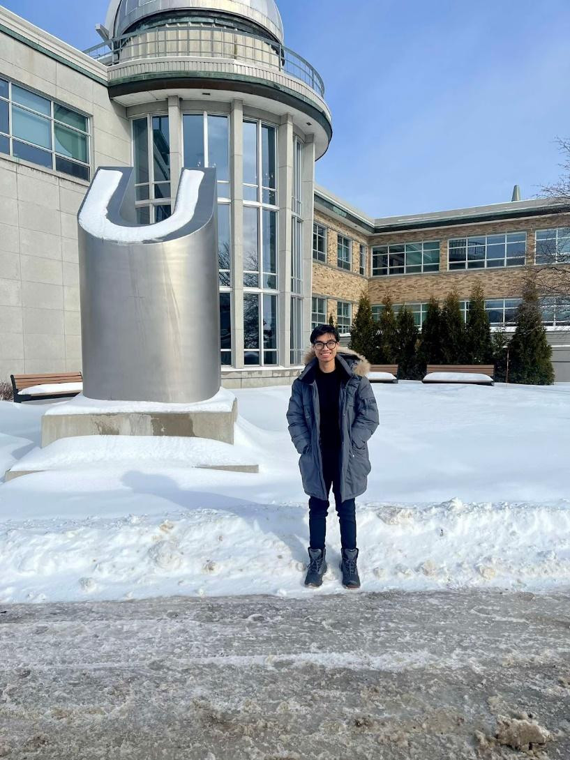 Hình ảnh Hà Quảng tại Canada - nơi bạn thực tập. Hình ảnh Hà Quảng tại Canada - nơi bạn thực tập.