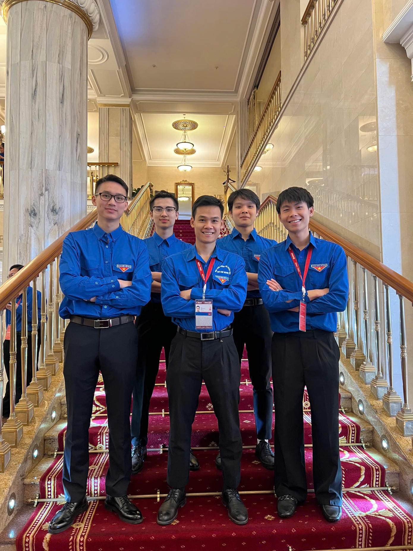 “Bác Hồ là du học sinh Việt đầu tiên tại Nga – điều đó nhắc mình rằng, hành trình hôm nay không chỉ vì bản thân, mà còn để nối tiếp một lý tưởng” – Bùi Đức Trọng, sinh viên ngành Công nghệ Hàng không tại Moscow (thứ 2 từ phải sang).