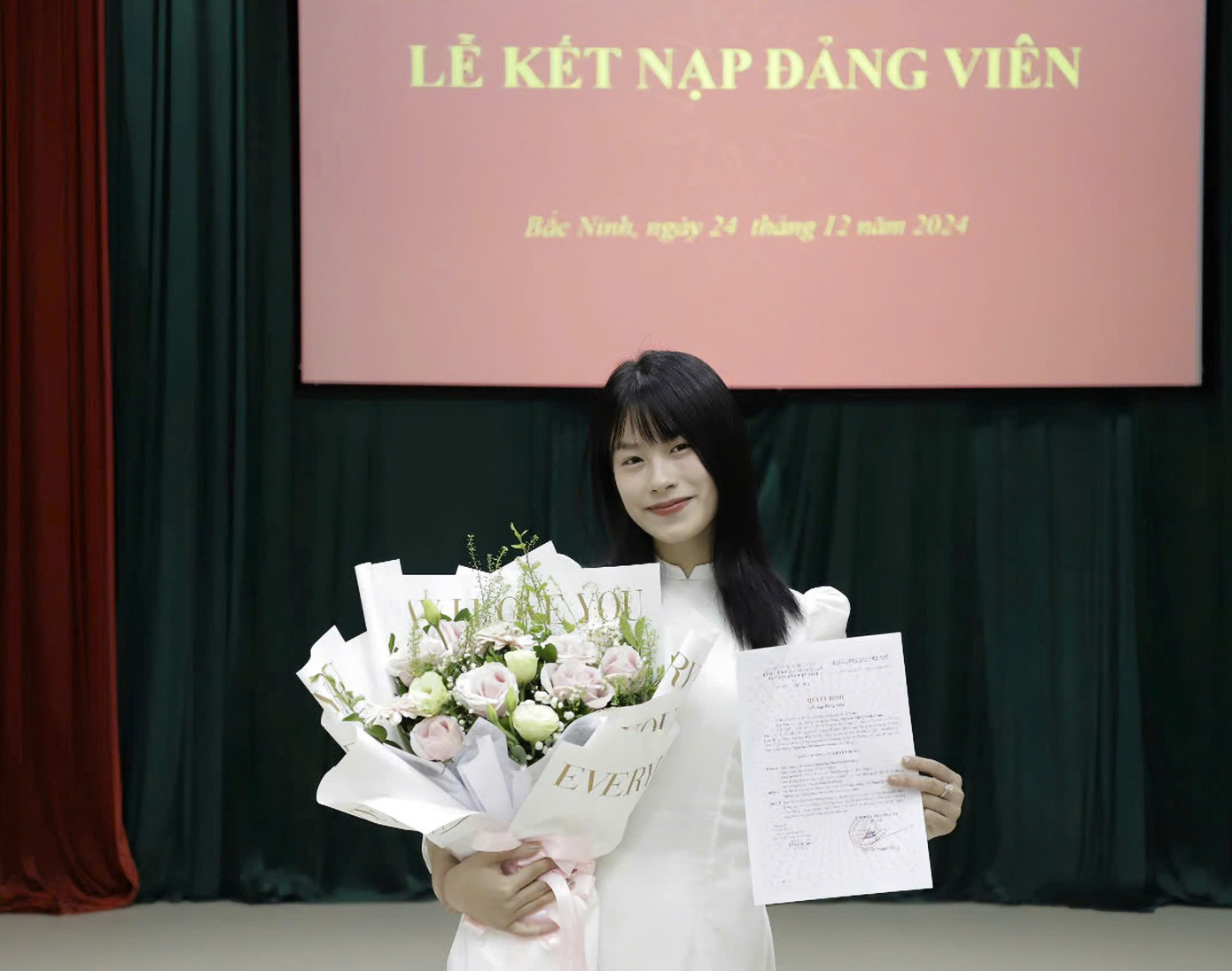 Quỳnh Giang được kết nạp trong hàng ngũ của Đảng Cộng sản Việt Nam