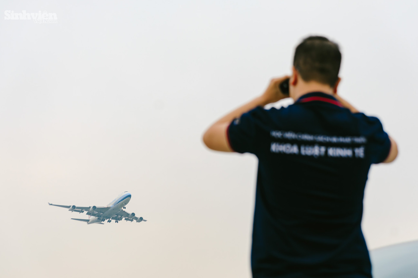 Đối với cộng đồng air spotter, những sự kiện như các chuyến thăm của nguyên thủ quốc gia hay các triển lãm hàng không luôn mang đến sự háo hức đặc biệt. "Tuy nhiên, tôi cũng nhận thức rõ rằng, khi đón các chuyên cơ, công tác an ninh tại sân bay luôn được thắt chặt và nâng lên mức cao nhất, với sự phối hợp của nhiều lực lượng chức năng như an ninh hàng không, công an, quân đội và các đơn vị ngoại giao. Điều này đòi hỏi chúng tôi phải hết sức cẩn trọng trong quá trình chụp ảnh để tránh những rắc rối không đáng có."