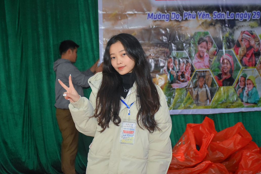 Những chuyến thiện nguyện đến vùng cao không những mang lại niềm vui cho các em nhỏ mà còn để lại cho cô nàng nhiều bài học quý giá.