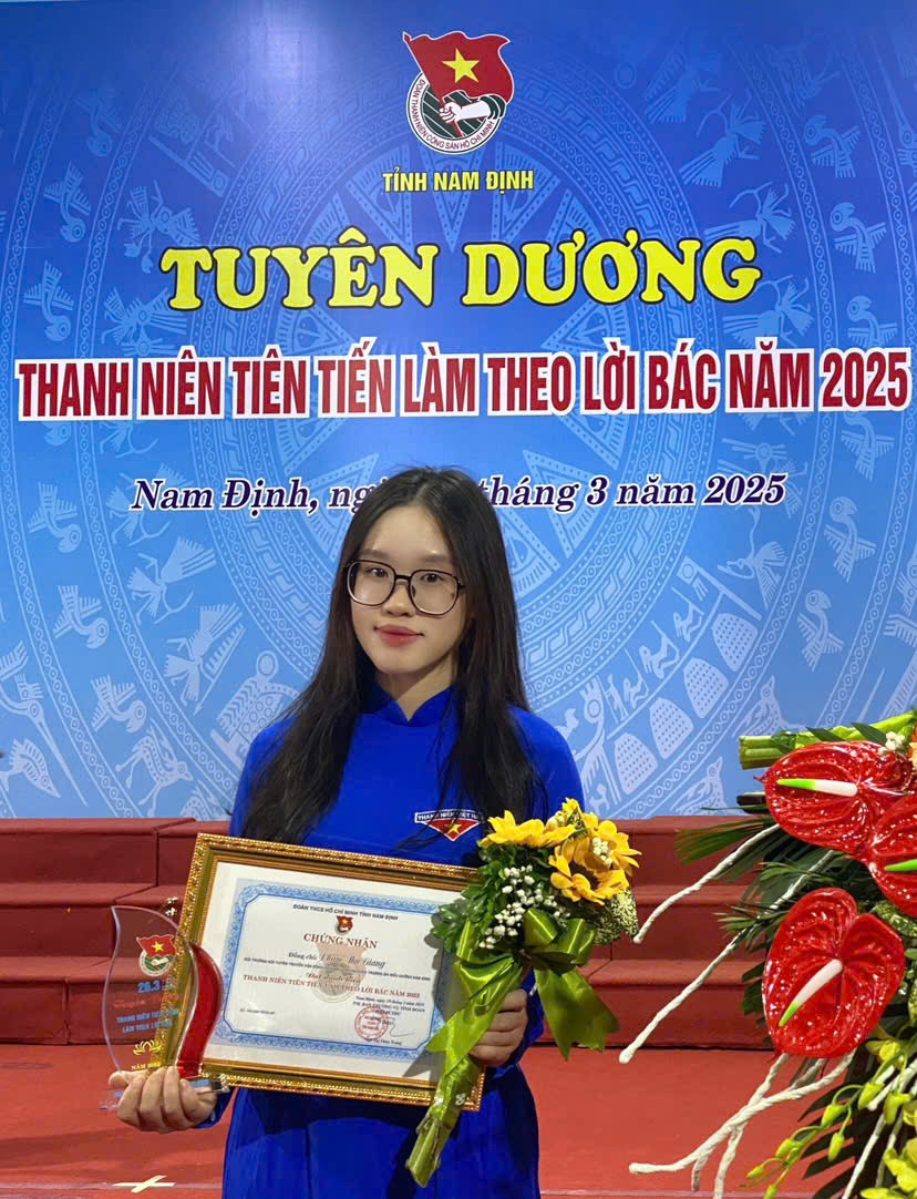 Thu Giang nhận danh hiệu “Thanh niên tiên tiến làm theo lời Bác” tỉnh Nam Định, đồng thời là đại biểu Đại hội Thanh niên tiên tiến làm theo lời Bác toàn quốc năm 2025.