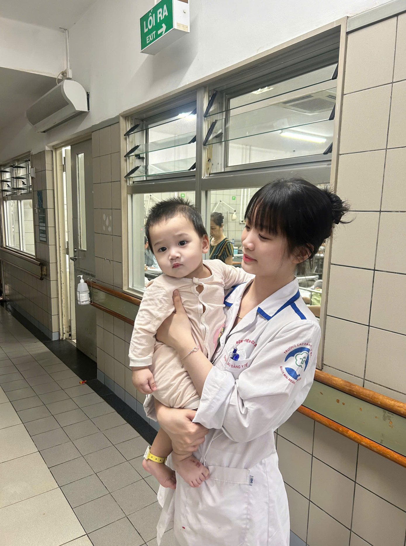 Đối với Thu Ngân việc hỗ trợ bệnh nhân hồi phục sức khỏe là một động lực vô cùng lớn để cô tiếp thêm sức mạnh và tình yêu đối với ngành y.