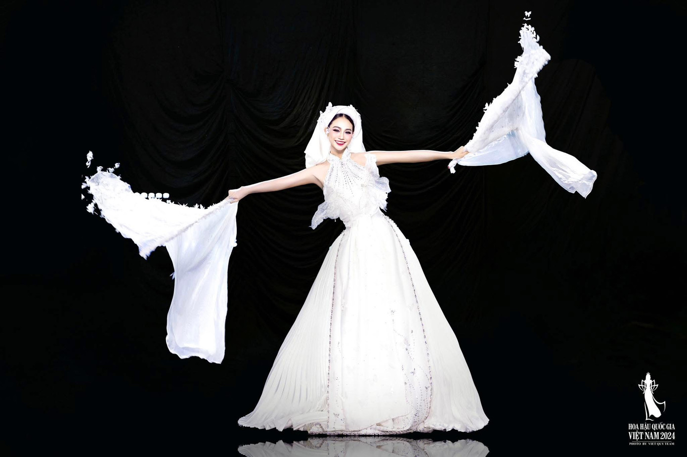 Cuộc thi sắc đẹp là cơ hội để cô thể hiện mình và là bài học lớn về sự kiên trì, vượt qua giới hạn bản thân và học cách yêu thương chính mình.