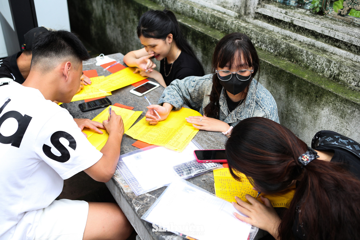 "Đại hội" dâng sớ cầu may tại Văn Miếu trong ngày 22 tháng 6.