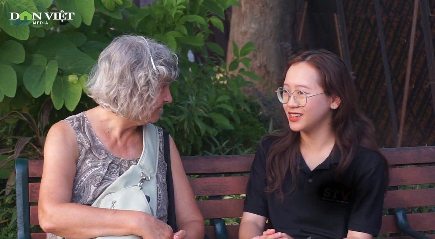 Ngay từ năm nhất, nhiều sinh viên báo chí đã chủ động tác nghiệp thực tế và trở thành cộng tác viên của các tòa soạn, hãng truyền thông lớn (Ảnh: Hà Linh)