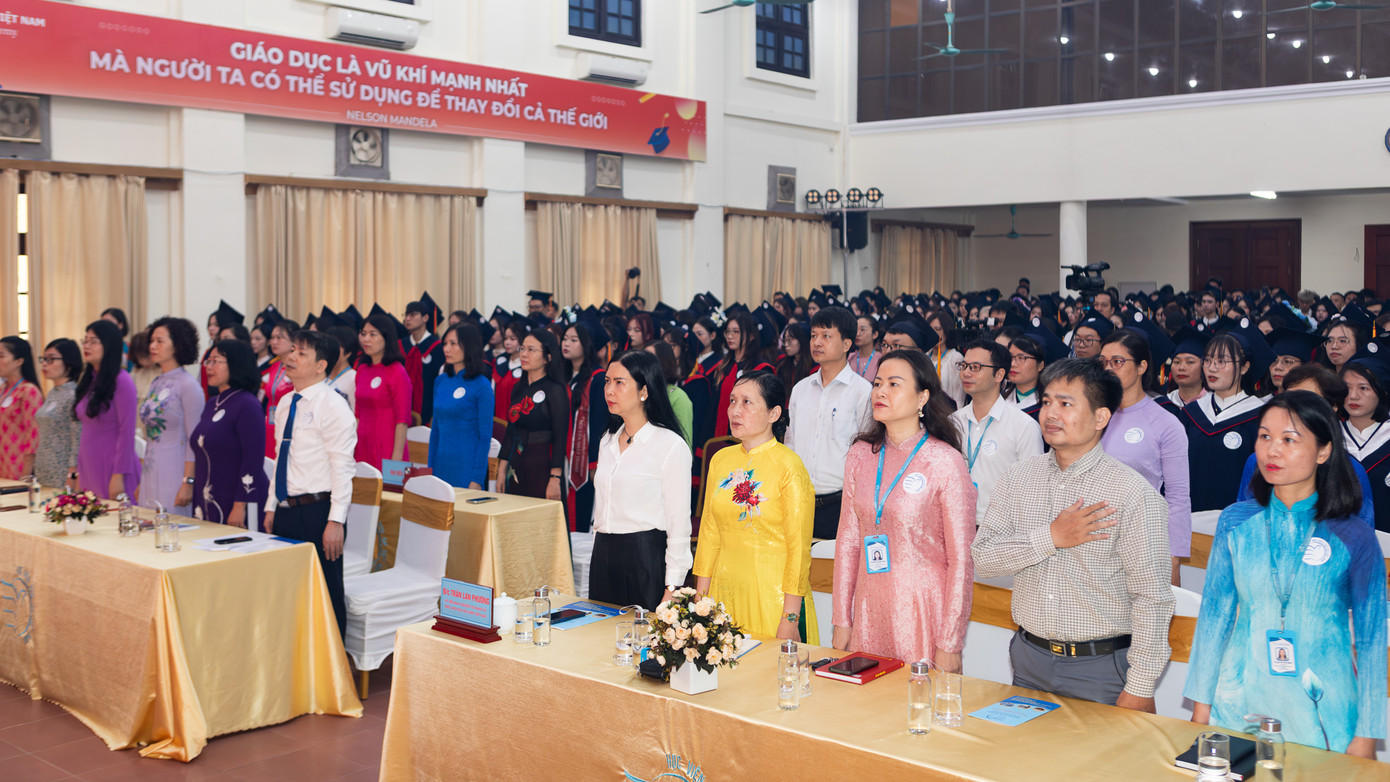 Các đại biểu tham dự chương trình.