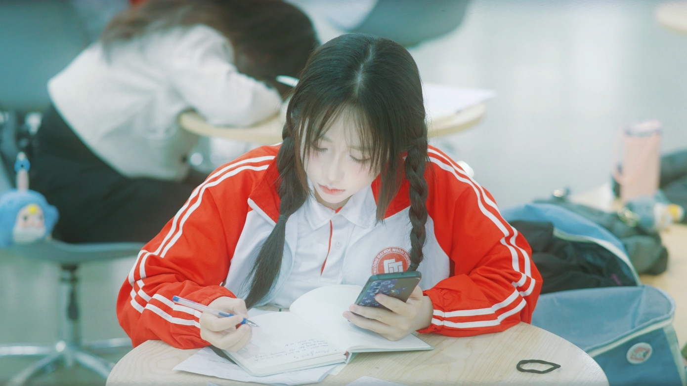 Ngọc Diệp – nàng thơ Ngoại thương với vẻ đẹp đa sắc: khi dịu dàng, lúc bản lĩnh, luôn biết cách làm chủ ánh sáng của riêng mình.