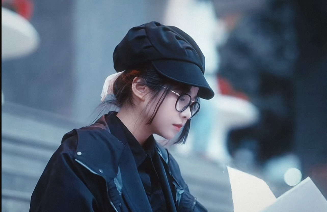 Không phải lúc nào cuộc sống cũng là màu hồng – có những ngày Diệp tự mình vượt qua những “vết xước” tưởng chừng không lành.