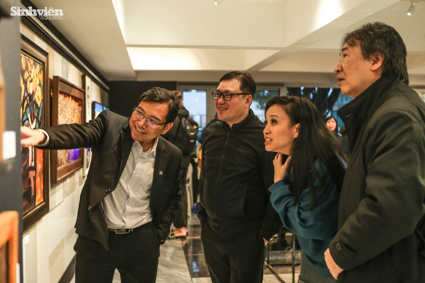 Buổi khai mạc có sự tham dự của nhiều nghệ sĩ, giảng viên tên tuổi của Trường Đại học Xây dựng Hà Nội, Hội Mỹ thuật Việt Nam và các cơ sở đào tạo Nghệ thuật và Thiết kế.