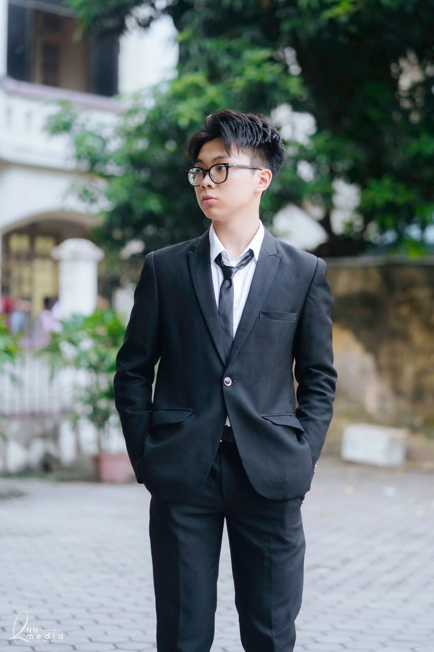 Bình Minh khi còn là học sinh THPT Chuyên Khoa học Tự nhiên. Bình Minh khi còn là học sinh THPT Chuyên Khoa học Tự nhiên.