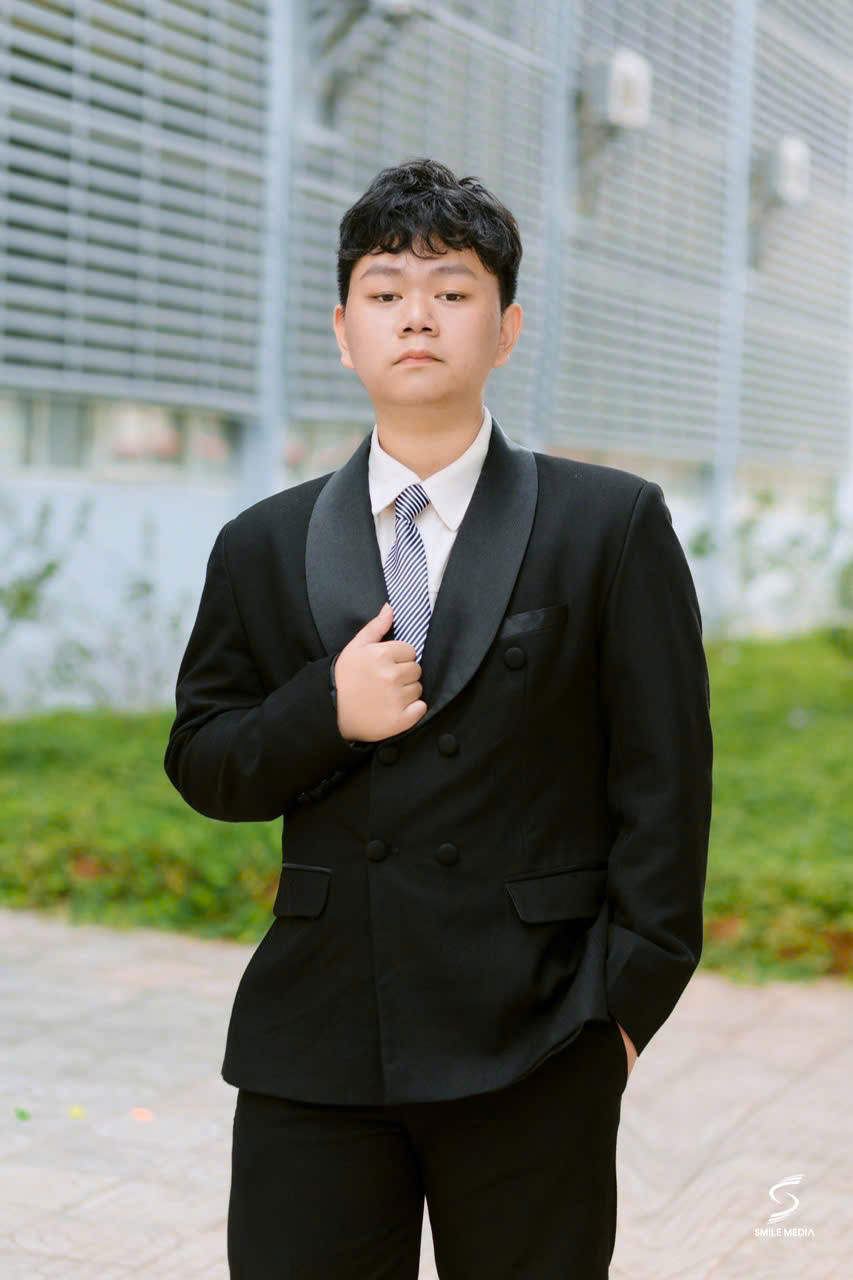 Đèo Nguyễn Thế Hùng - Sinh viên thuộc top điểm cao đầu vào (theo phương thức xét tuyển tài năng) của Đại học Bách Khoa Hà Nội. Đèo Nguyễn Thế Hùng - Sinh viên thuộc top điểm cao đầu vào (theo phương thức xét tuyển tài năng) của Đại học Bách Khoa Hà Nội.