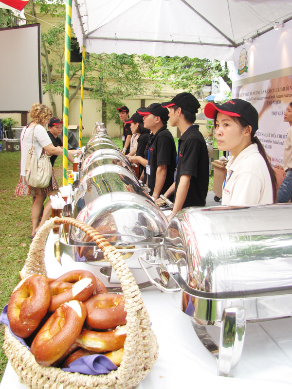 Những món ăn truyền thống của Đức sẵn sàng phục vụ khách hàng