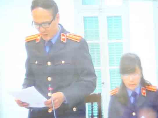 Đại diện Viện kiểm sát công bố cáo trạng. Đại diện Viện kiểm sát công bố cáo trạng