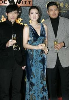 Châu Kiệt Luân (trái),Củng Lợi, và Châu Nhuận Phát trong buổi ra mắt bộ phim "Hoàng kim giáp"