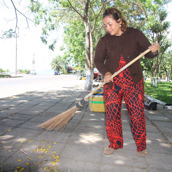 30 năm trước ngọn roi trên tay người phụ nữ này đã tung hoành trên khán đài trong Nam ngoài Bắc. 30 năm trước ngọn roi trên tay người phụ nữ này đã tung hoành trên khán đài trong Nam ngoài Bắc